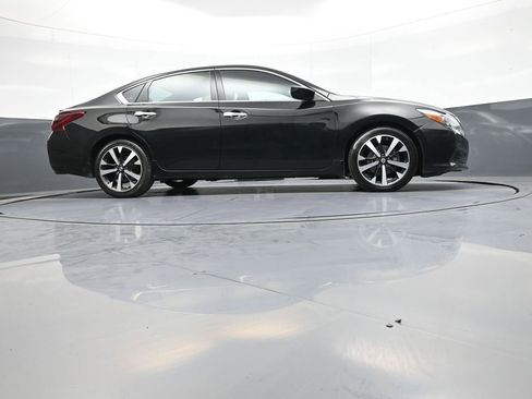 Used 2018 Nissan Altima 2.5 SR FWD image 27