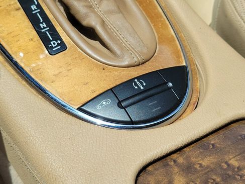 Used 2007 Mercedes-Benz E 550 Sedan image 29