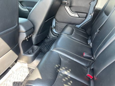 Used 2014 Jeep Wrangler Unlimited Rubicon w/ Dual Top Group AWD/4WD image 14