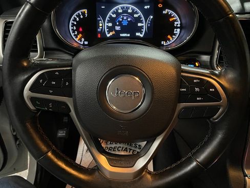 Used 2019 Jeep Grand Cherokee Laredo w/ Security & Convenience Group AWD/4WD image 8