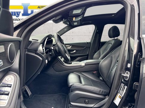 Used 2022 Mercedes-Benz GLC 300 4MATIC w/ AMG Line image 10