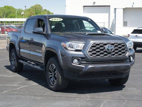 Used 2021 Toyota Tacoma TRD Sport AWD/4WD image 22