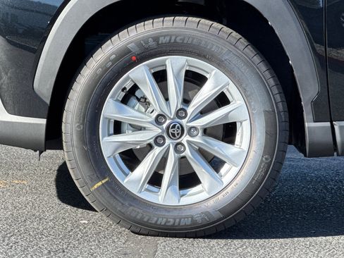 New 2026 Toyota Corolla Cross LE image 32