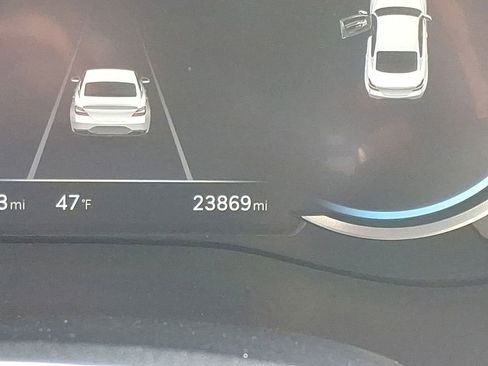 Used 2025 Genesis G70 2.5T image 13