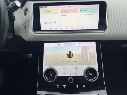 Used 2019 Land Rover Range Rover Velar R-Dynamic SE image 24