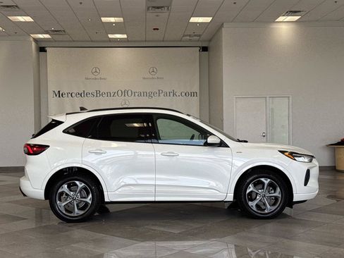 Used 2023 Ford Escape ST-Line Select AWD/4WD image 3