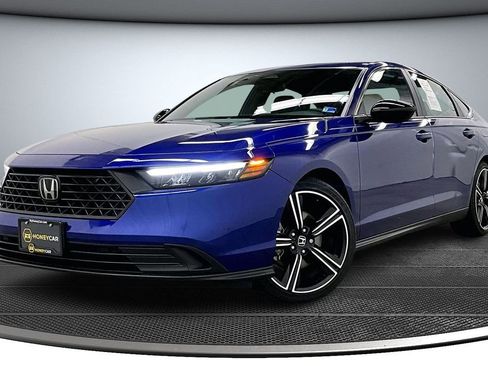 Used 2024 Honda Accord Sport image 3