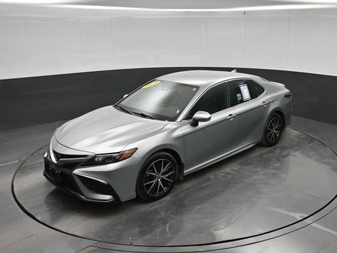Used 2024 Toyota Camry SE FWD image 26