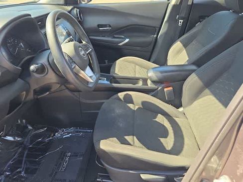 Used 2023 Nissan Kicks SV FWD image 16