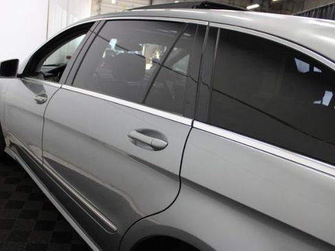Used 2012 Mercedes-Benz R 350 4MATIC image 11