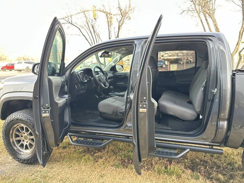 Used 2023 Toyota Tacoma SR AWD/4WD image 21