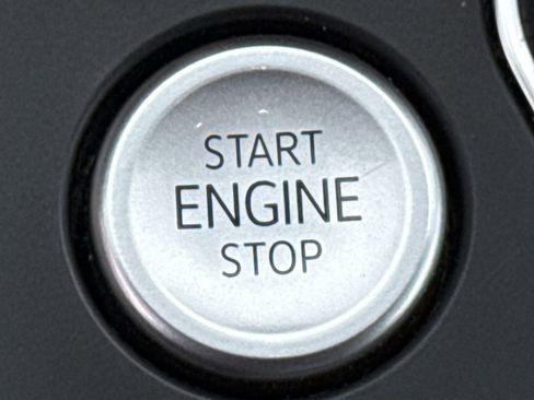 Certified 2023 Volkswagen Atlas SE w/ Black Wheel Package image 36