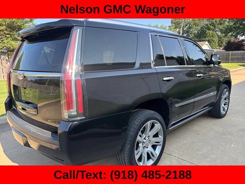 Used 2017 Cadillac Escalade Premium Luxury AWD/4WD image 5