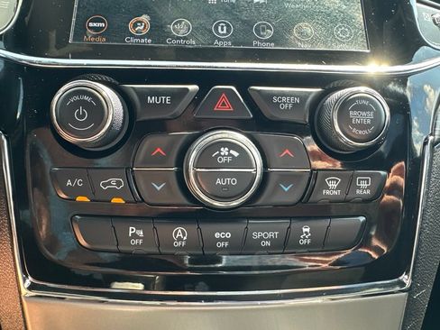 Used 2021 Jeep Grand Cherokee Laredo X RWD image 35