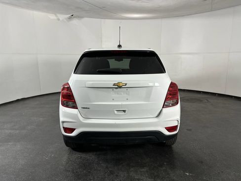 Used 2022 Chevrolet Trax LS w/ Tint and Cruise Package FWD image 7