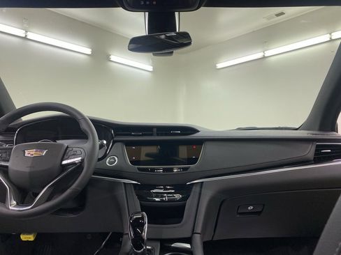 New 2025 Cadillac XT6 Luxury AWD/4WD image 25