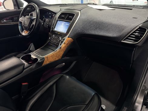 Used 2020 Lincoln Nautilus Reserve image 42