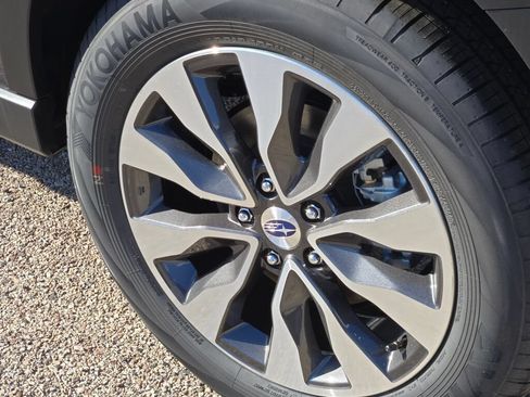 Used 2025 Subaru Outback Touring XT AWD/4WD image 17