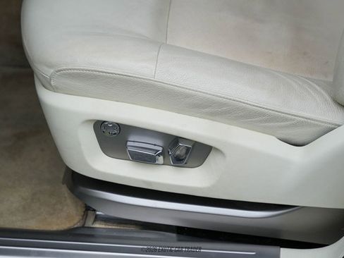 Used 2011 Rolls-Royce Ghost image 34