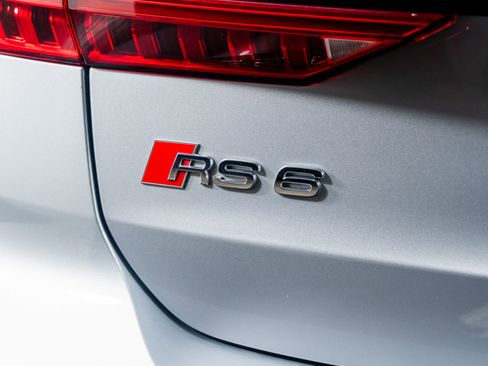 Used 2025 Audi RS 6 performance image 14