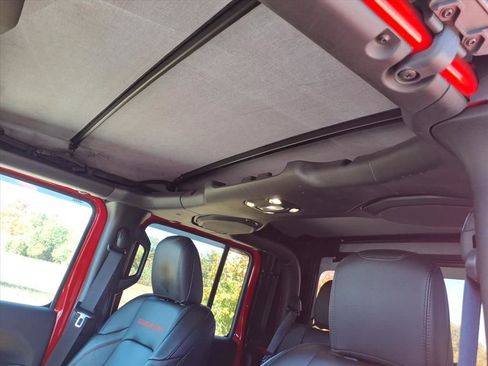 Used 2021 Jeep Gladiator Rubicon AWD/4WD image 14