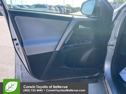 Used 2018 Toyota RAV4 Limited w/ Advanced Technology Package AWD/4WD image 18