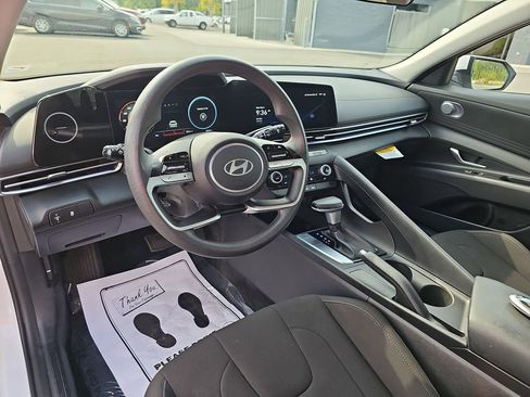 Used 2024 Hyundai Elantra SEL FWD image 21