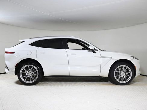 Used 2024 Aston Martin DBX image 15