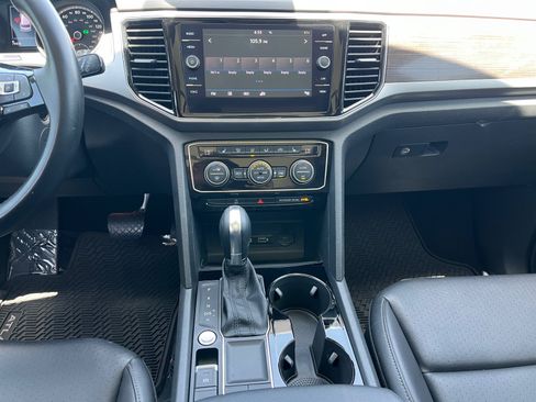 Used 2018 Volkswagen Atlas SEL FWD image 11