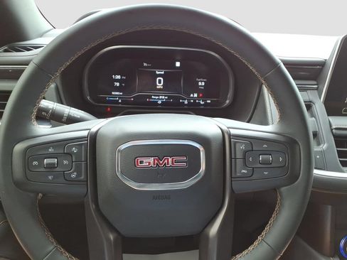 Used 2023 GMC Yukon AT4 w/ Technology Package AWD/4WD image 22