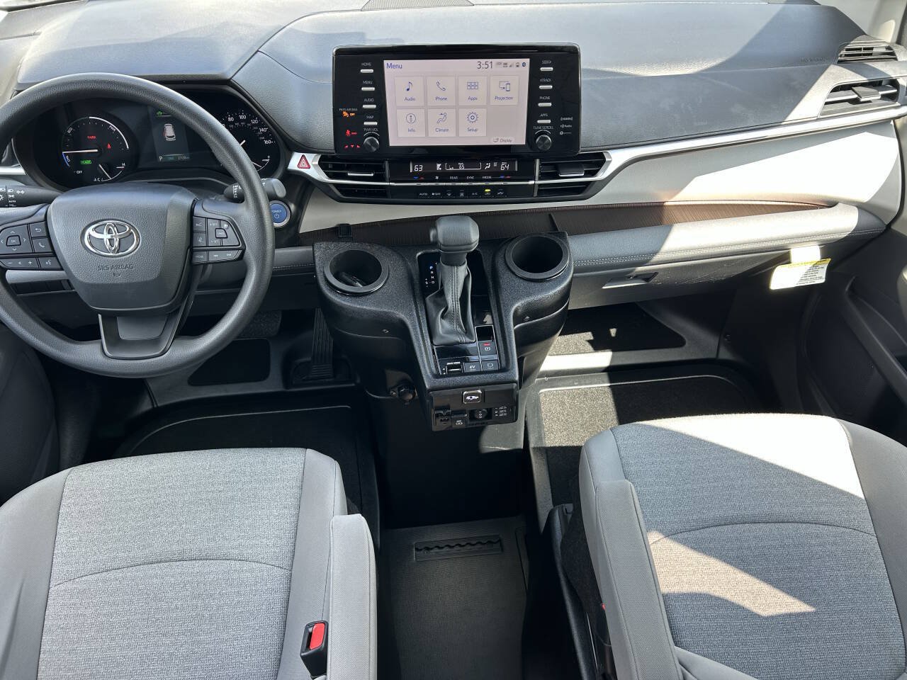 Used 2024 Toyota Sienna LE FWD image 15