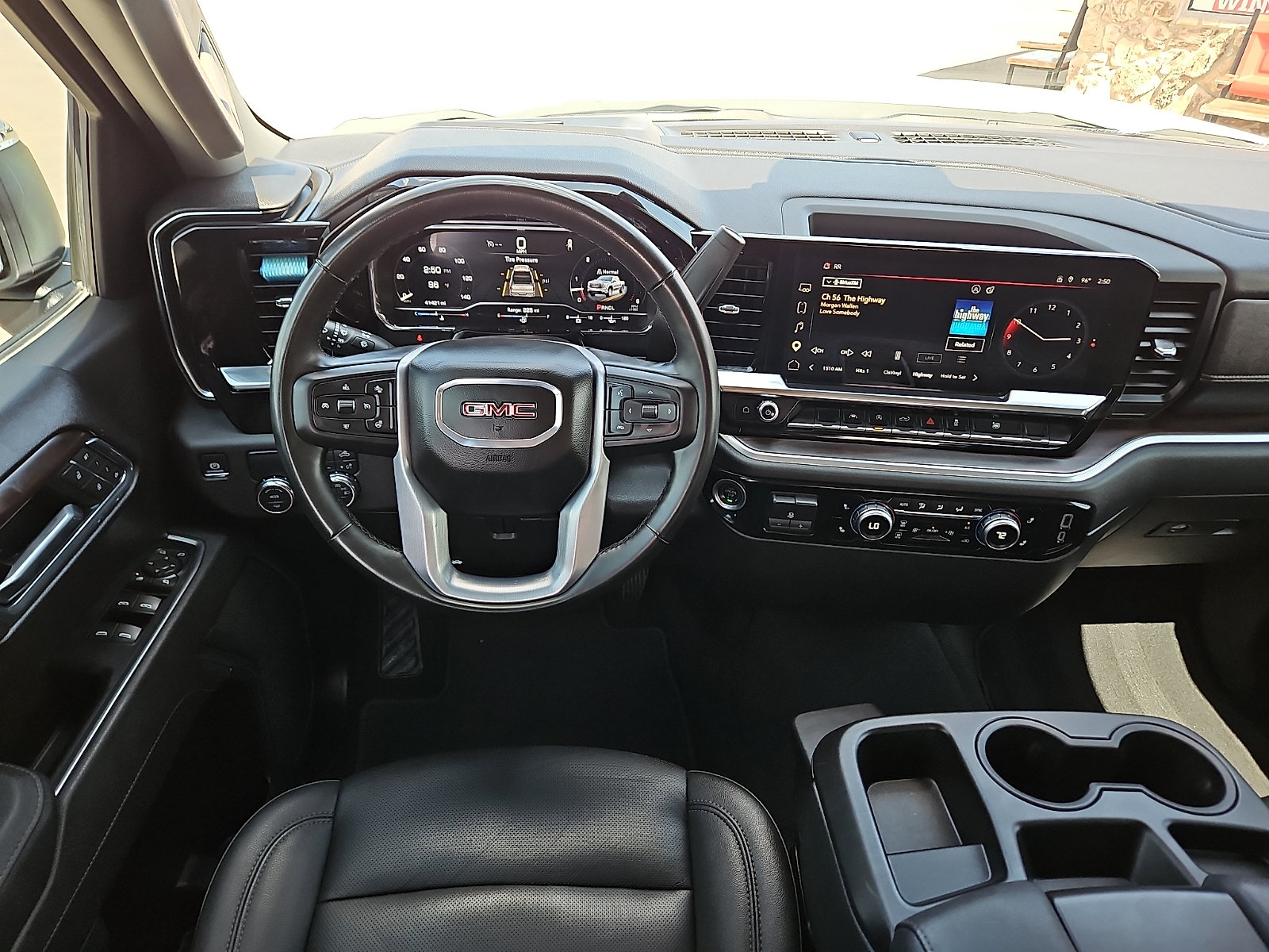 Used 2025 GMC Sierra 1500 SLT RWD image 8