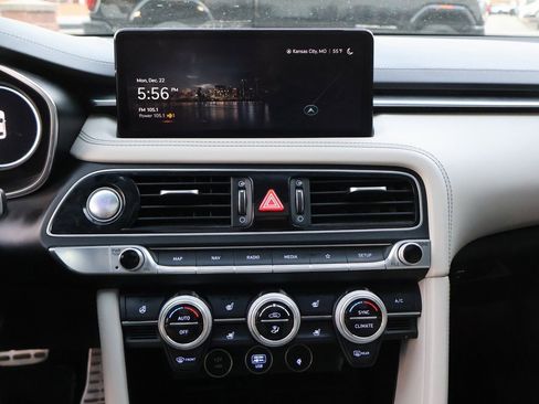 Used 2023 Genesis G70 3.3T w/ Sport Prestige Package image 25