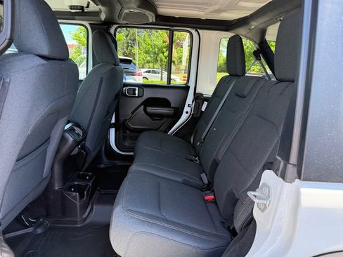 Used 2025 Jeep Wrangler Unlimited Sport AWD/4WD image 8