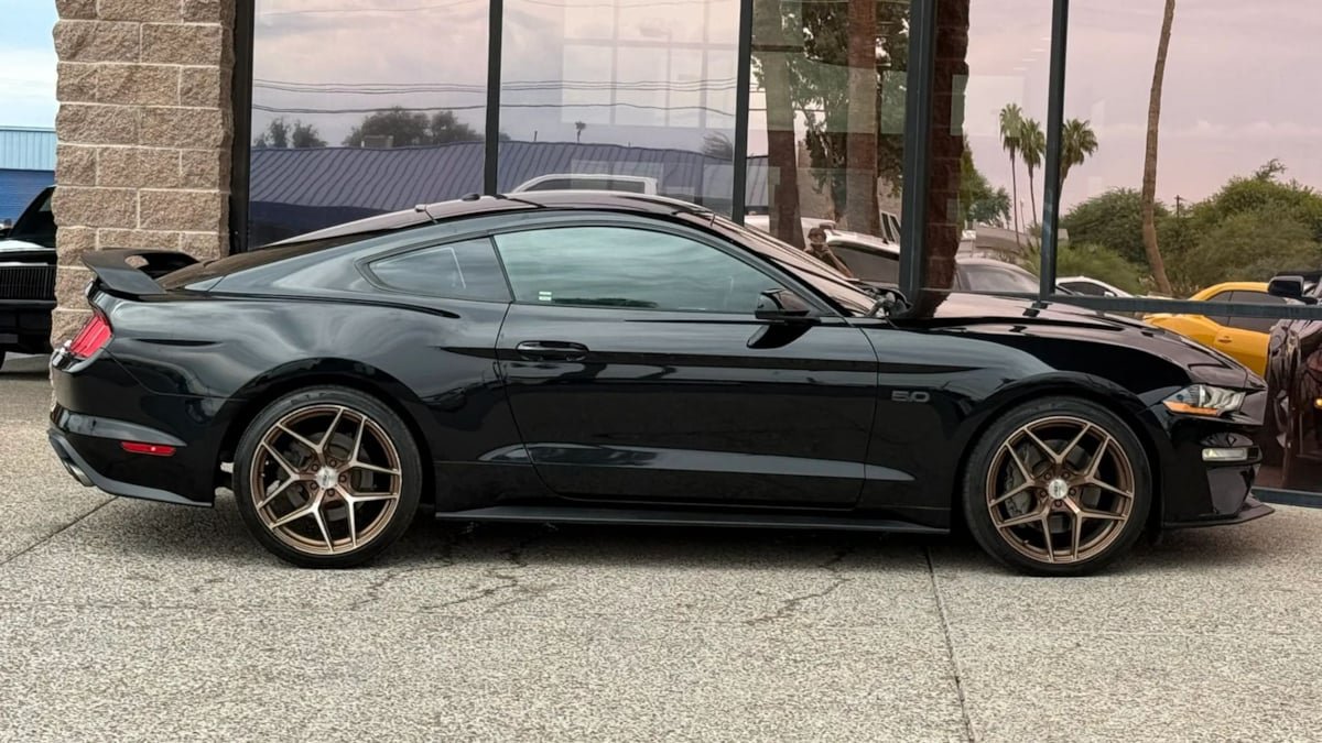 Used 2019 Ford Mustang GT RWD image 14