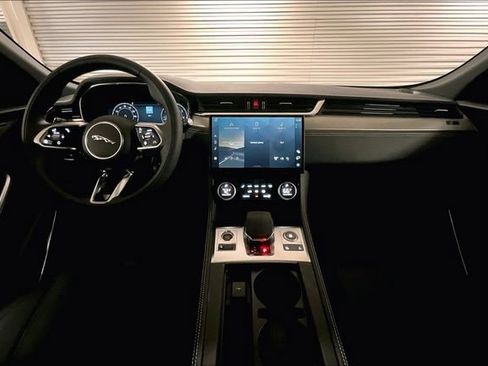 New 2026 Jaguar F-PACE R-Dynamic S image 6