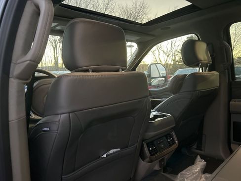 New 2026 Ford F350 Platinum w/ Platinum Plus Package image 30