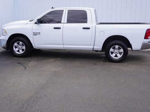 Used 2022 RAM 1500 Classic SLT w/ Electronics Group image 3