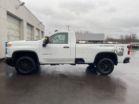 Used 2024 Chevrolet Silverado 2500 W/T image 5