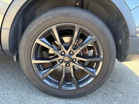 Used 2018 Ford Explorer XLT w/ Equipment Group 202A FWD image 22