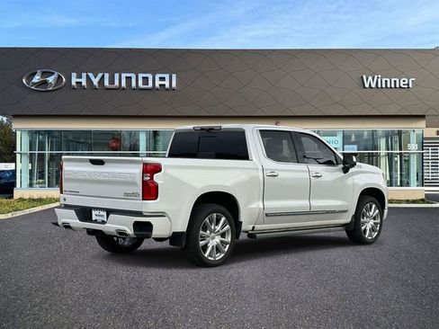 Used 2024 Chevrolet Silverado 1500 High Country AWD/4WD image 4