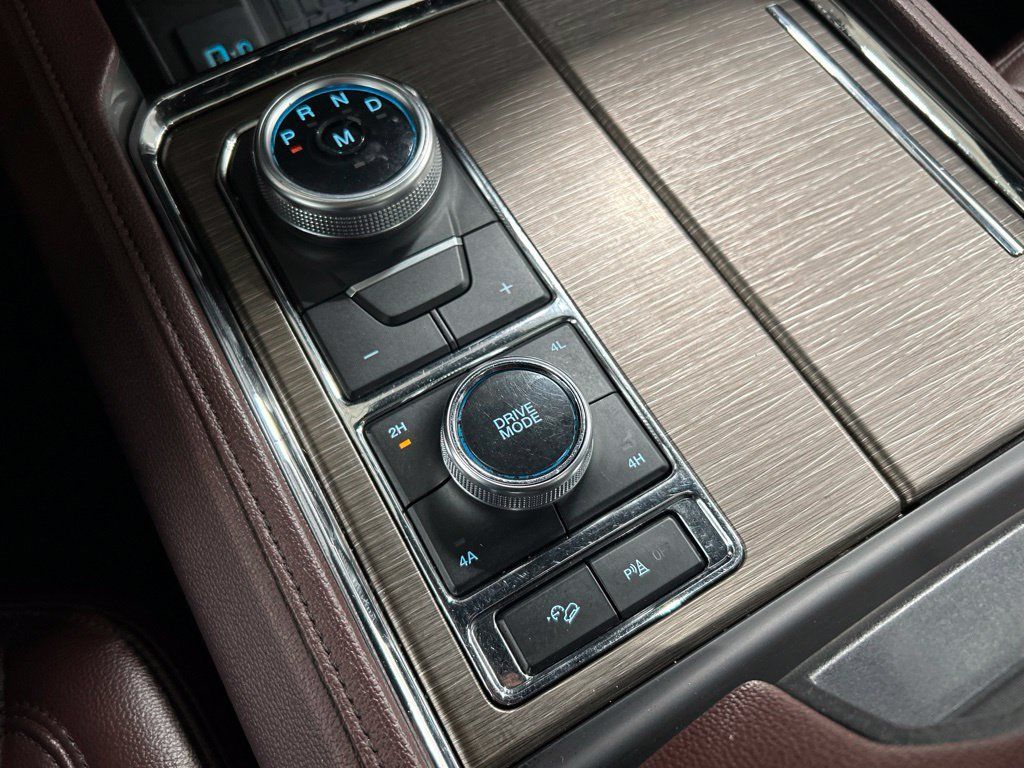 Used 2024 Ford Expedition Limited AWD/4WD image 29