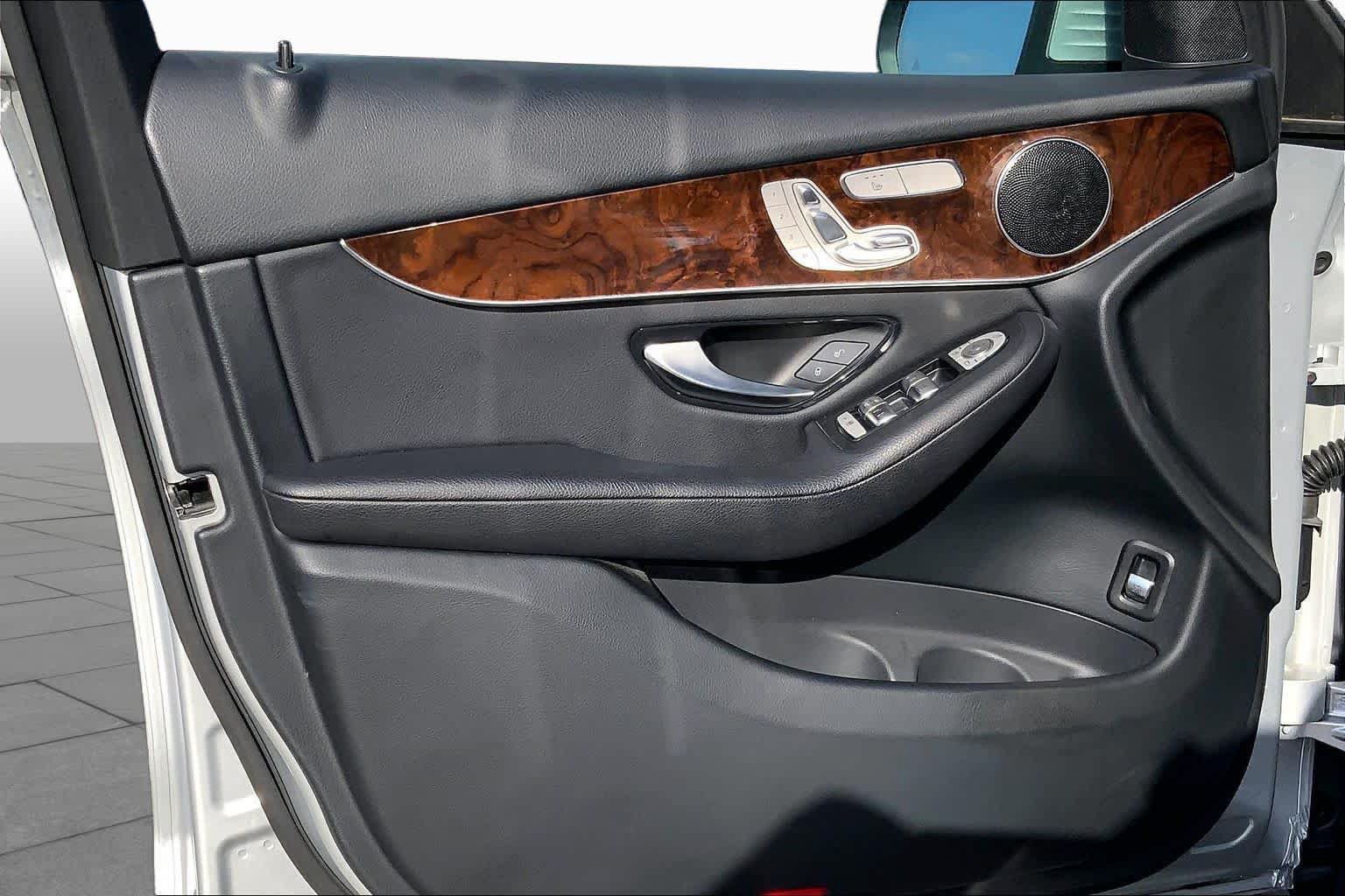 Used 2019 Mercedes-Benz GLC 300 4MATIC image 21