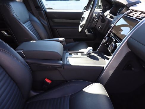 Used 2023 Land Rover Discovery S AWD/4WD image 18