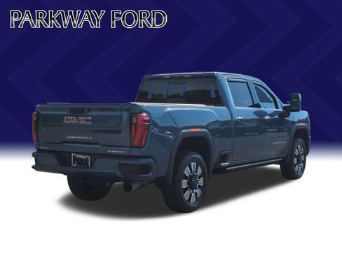 Used 2024 GMC Sierra 2500 Denali w/ Technology Package AWD/4WD image 5