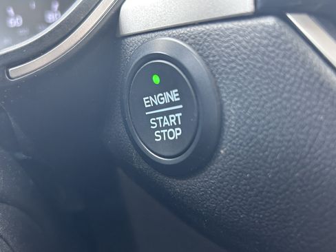 Used 2020 Ford Escape SE image 16