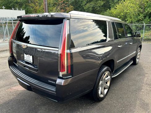 Used 2018 Cadillac Escalade ESV Luxury image 5
