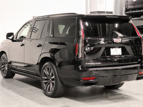 Certified 2023 Cadillac Escalade Sport Platinum AWD/4WD image 3