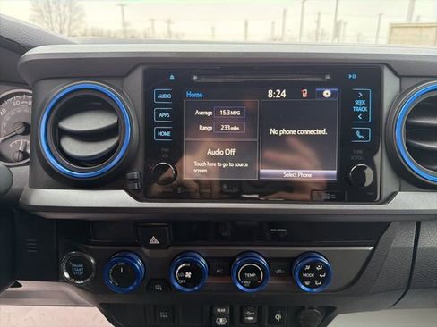 Certified 2018 Toyota Tacoma TRD Sport image 23