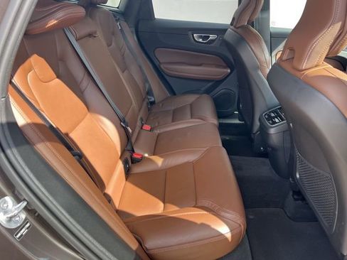 Certified 2025 Volvo XC60 B5 Ultra AWD/4WD image 20